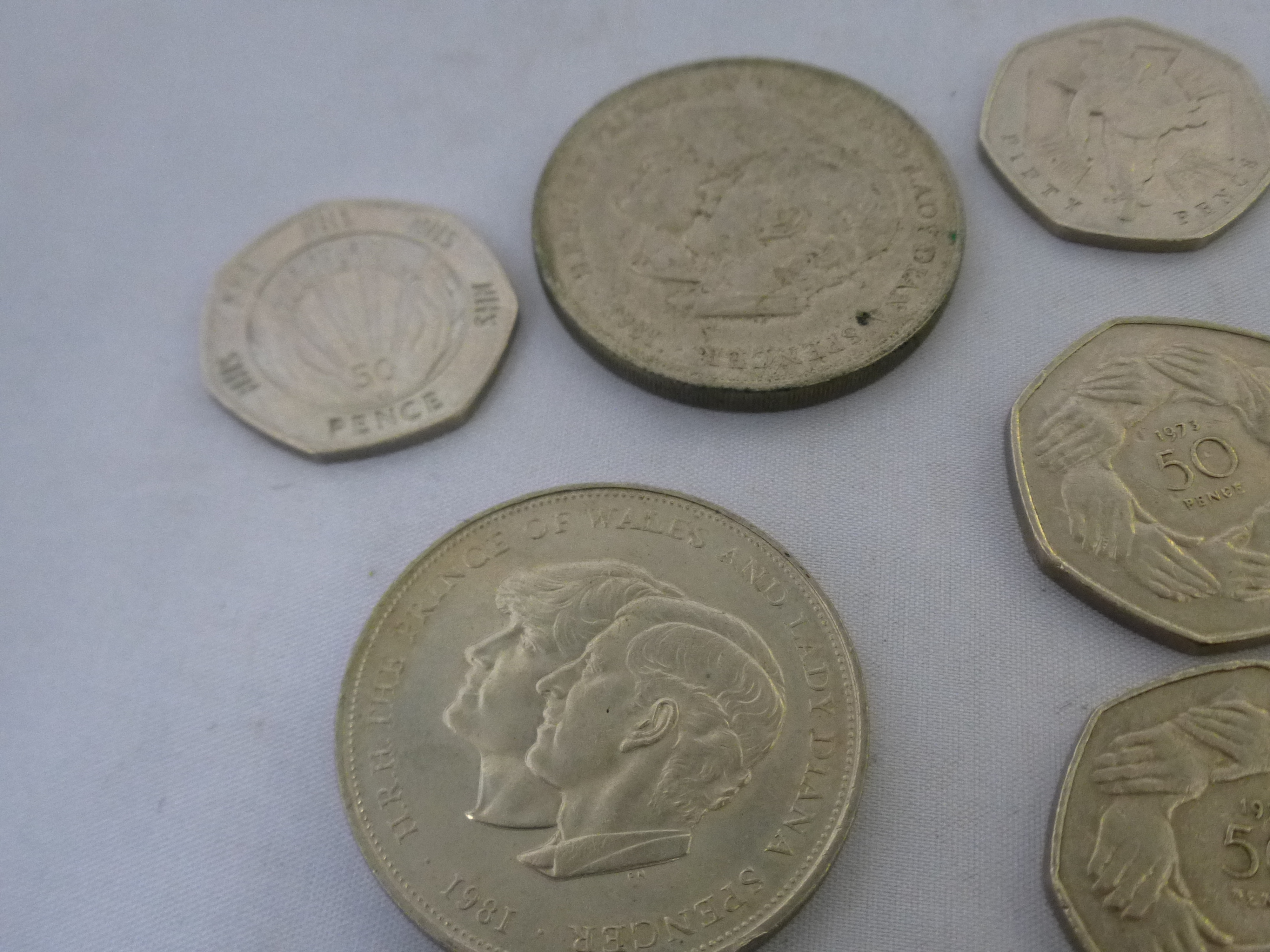 10 CROWNS, £5 COIN, £1 NOTE, £2 COIN, 13 50PS, 2 HALF CROWNS AND 3 6 PENCES - Image 7 of 12