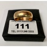 9k wedding band, w: 7.65 grams, size Y