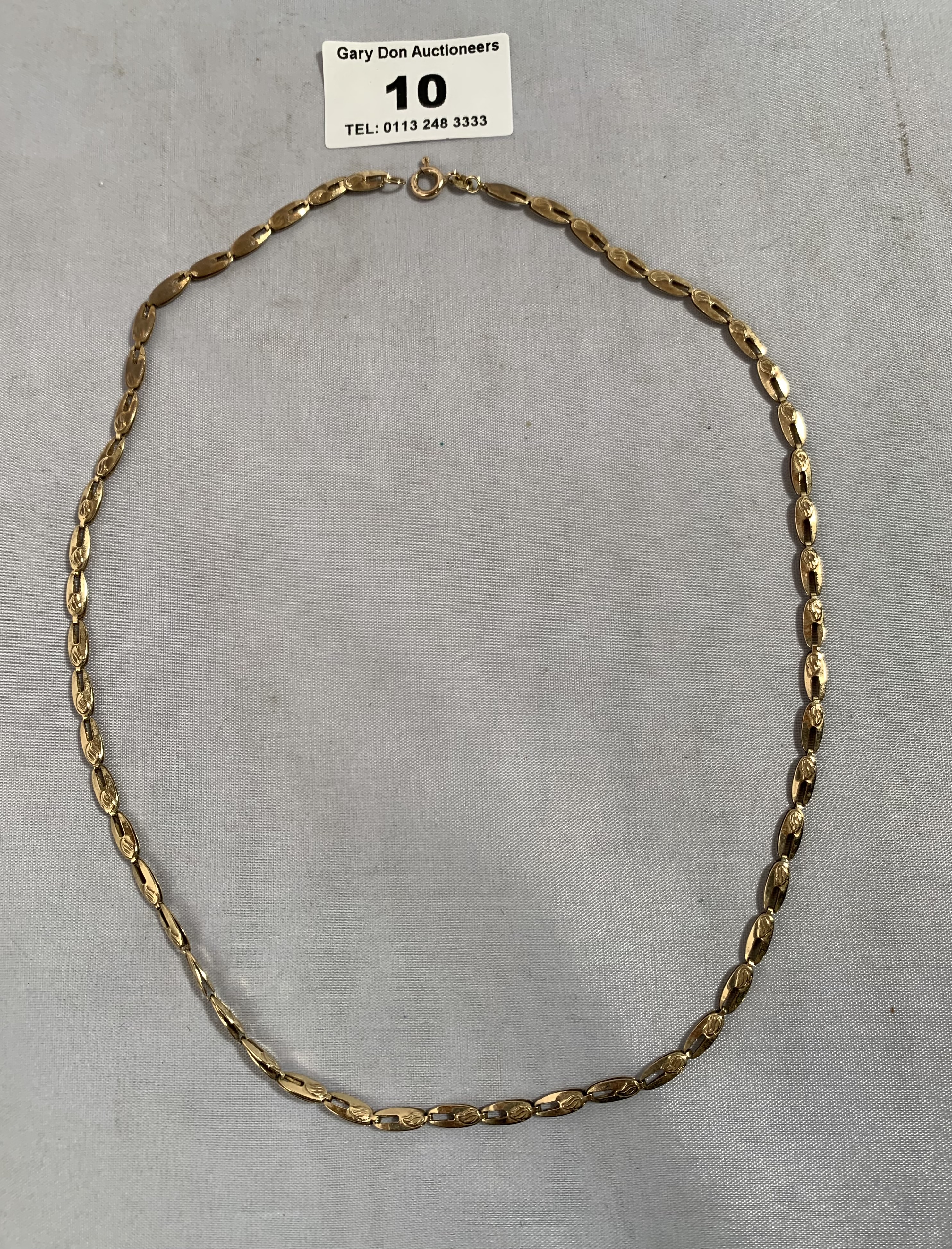 9k gold necklace, w: 6.25 grams, length 18”