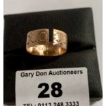 9k gold ring, broken, w: 2.12 grams, size K/L