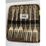 Cased set of 6 silver cake forks, total w: 3.41 ozt