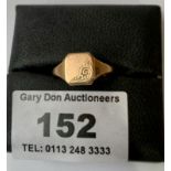 9k gold signet ring, w: 2.93 grams, size K