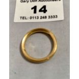 22k gold ring ,w: 5.6 grams, size O