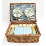 Sirram vintage travel picnic hamper, comprising two sandwich boxes, two flasks, Aynsley Vogue