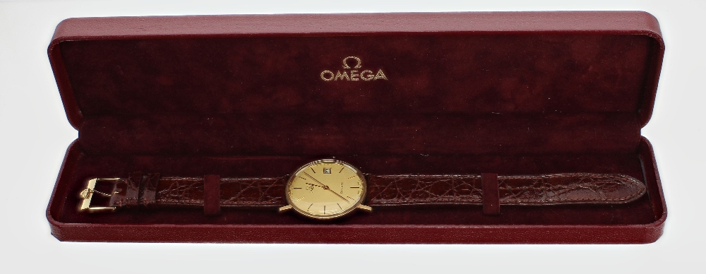 Omega Quartz 9ct gentleman's wristwatch, the champagne dial with baton markers, centre seconds and