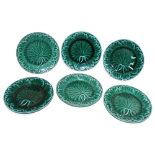 Six Wedgwood green majolica glaze moulded leaf plates, factory stamps underside, 8" diameter (6)