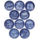 Royal Copenhagen - fifteen Christmas plates, 1998 'Welcome Home' to 2012 (15)