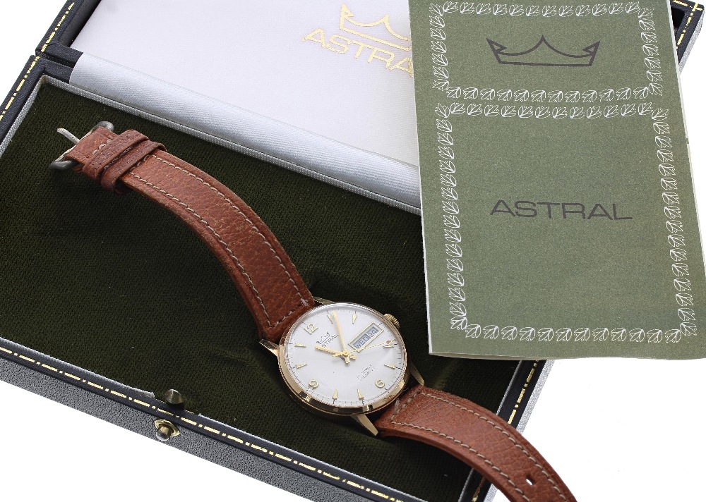 Smiths Astral 9ct day/date automatic gentleman's wristwatch, London 1977, case ref. 2214/1, circular