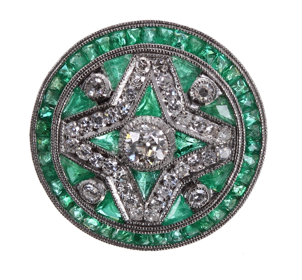 Impressive large vintage style emerald and diamond circular cluster cocktail ring, 22mm diameter, - Image 2 of 2