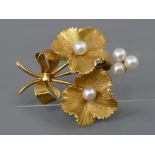 Fine Italian 18ct stylised floral brooch set with five well matched cultured pearls, each 5mm