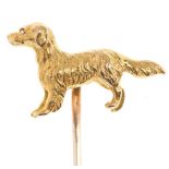 Novelty 18ct dog stick pin, 2.7gm, the dog 27mm x 16mm (pin 9ct)