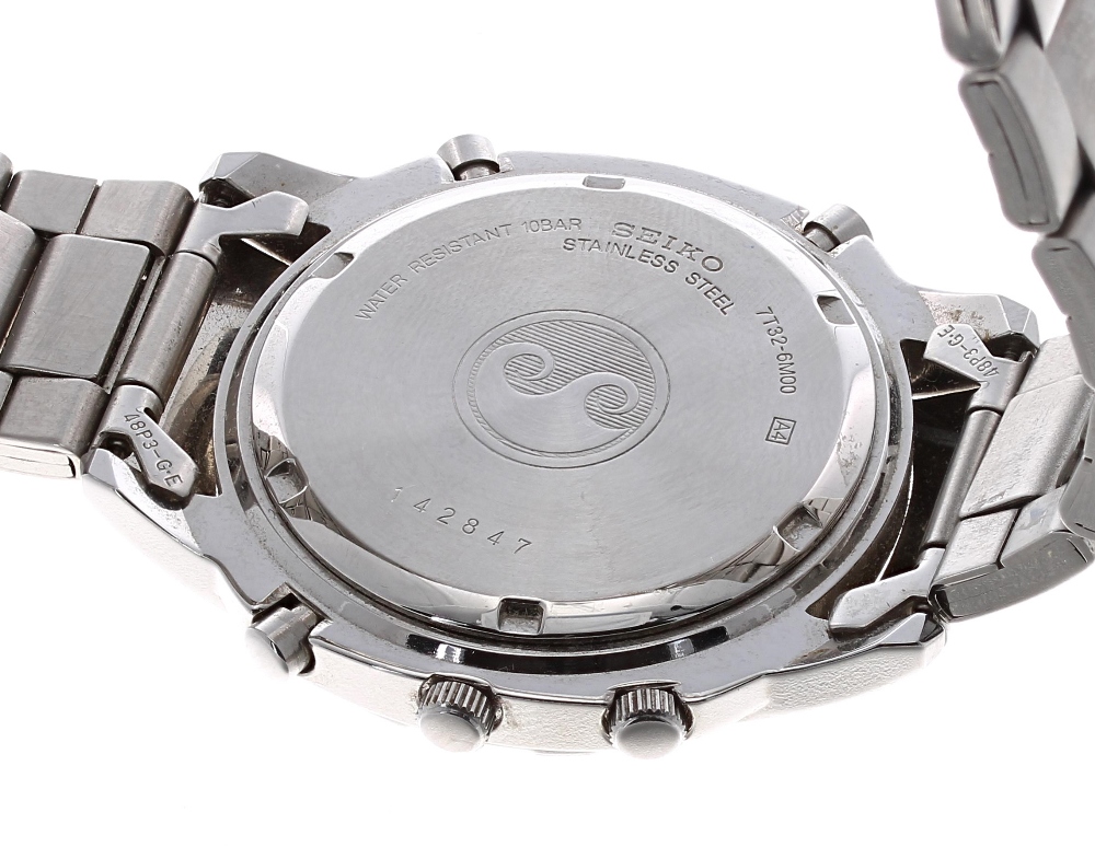 Seiko chronograph stainless steel gentleman's bracelet watch, ref. 7T32-6M00, serial. no. 142847, - Image 2 of 2