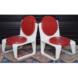 Pair of modernist Italian bentwood lounge chairs, in the manner of Joe Colombo, circa 1970s, the