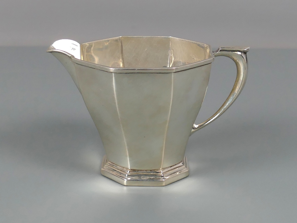 Silver cream jug of octagonal shape, maker William Neale, Birmingham 1937, 3.5" high, 5oz t