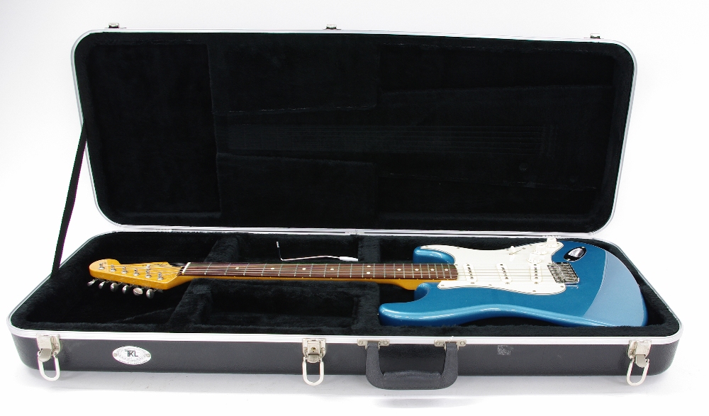2000 Fender Classic Series 60s Stratocaster electric guitar, made in Mexico, ser. no. MZ0xxxxx5; - Image 3 of 6