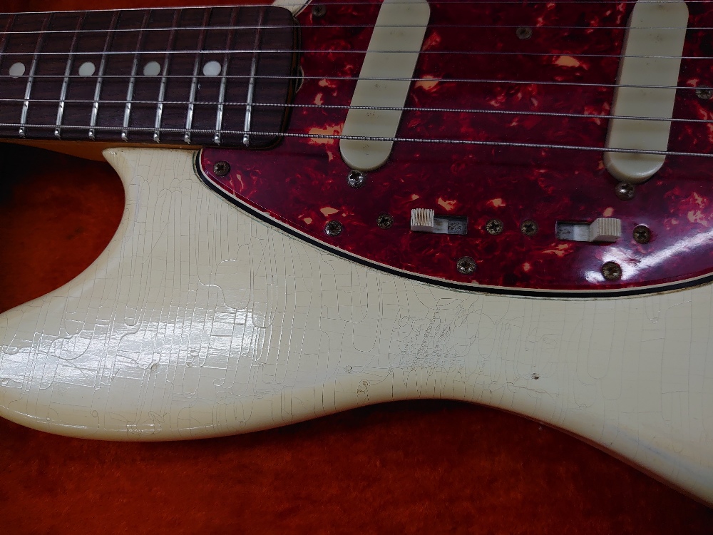 1966 Fender Mustang electric guitar, made in USA, ser. no. 1xxxx4; Finish: Olympic white, heavy - Image 6 of 10