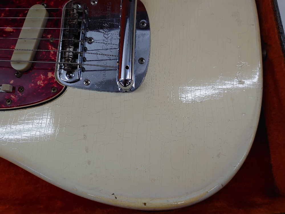 1966 Fender Mustang electric guitar, made in USA, ser. no. 1xxxx4; Finish: Olympic white, heavy - Image 7 of 10