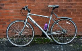 Gentleman's Discovery 301 Dawes Bike in silver grey with sprung saddle and water holder.