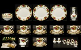 Royal Albert 'Old Country Roses' Dinner Service comprising six dinner plates,