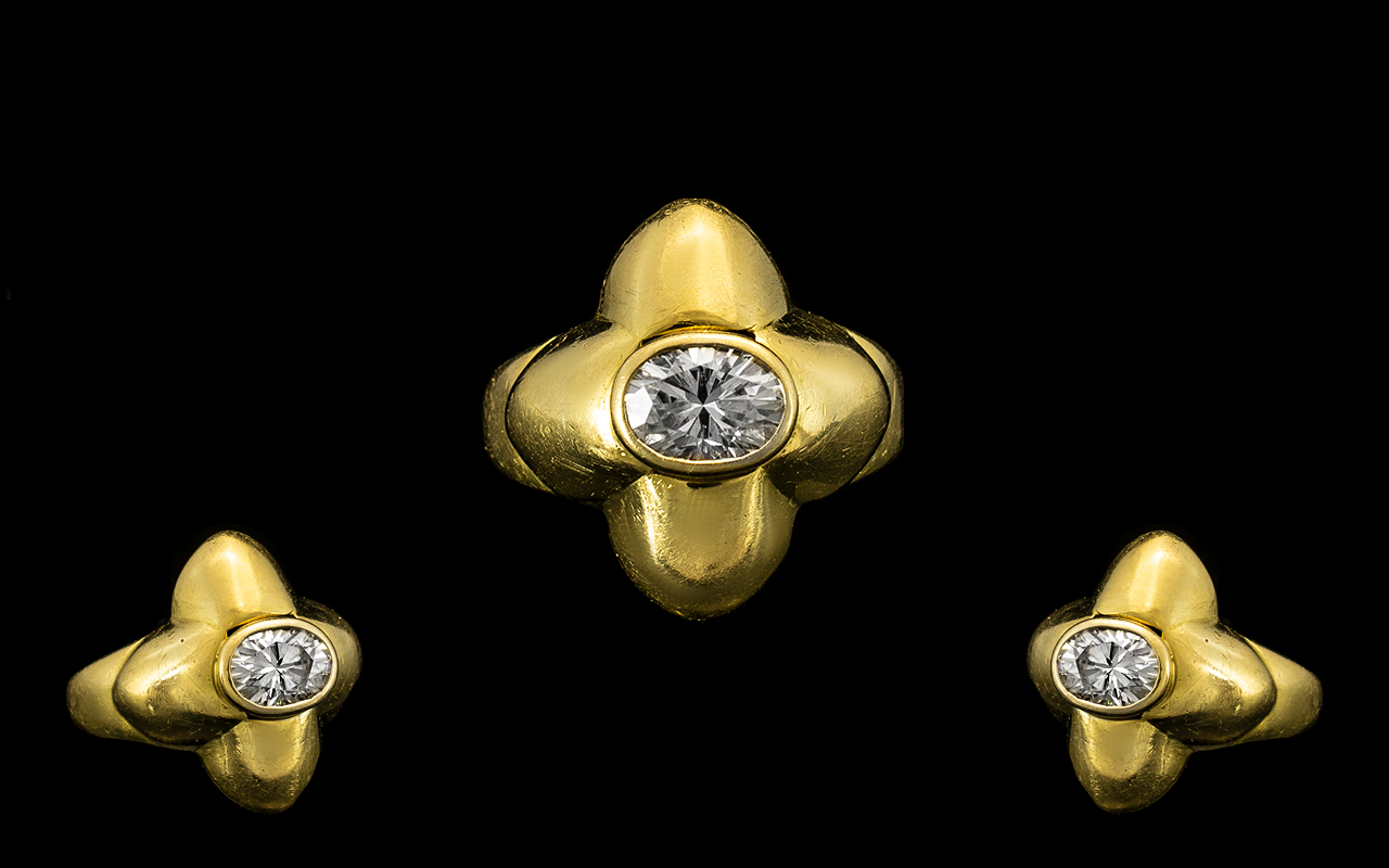 Contemporary Designed 18ct Gold - Attractive Single Stone Diamond Set Ring - Rubover Setting,