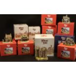A Collection of Lilliput Lane Cottages. All in original boxes.