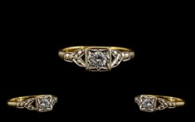 18ct Gold Attractive Single Stone Dress Ring marked 18ct.