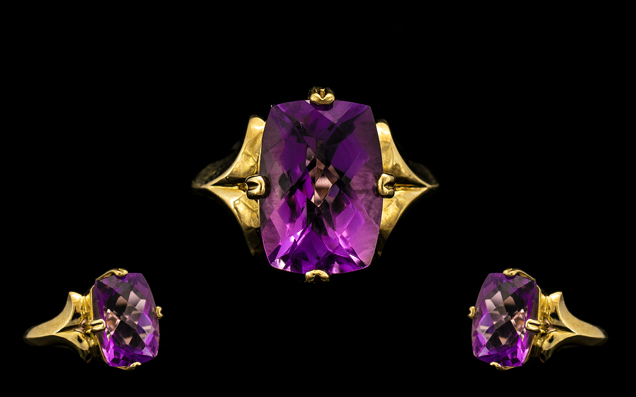 9ct Gold Attractive Single Stone Amethyst Set Dress Ring the faceted amethyst of excellent rich