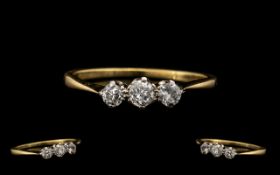 18ct Gold Attractive 3 Stone Diamond Ring.