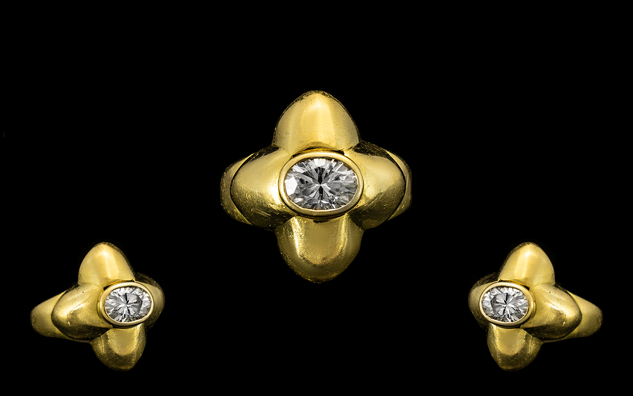 Contemporary Designed 18ct Gold - Attrac