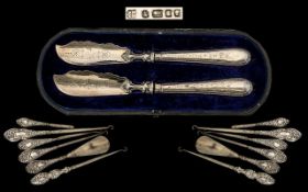 Pair Of Victorian Silver Bladed Fish Knives In Fitted Case Hallmarked For Sheffield J 1876,