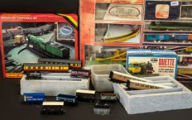 OO Gauge Interest To Include A Lima Railway Train Set ''Container Unloader'' In Original Box, Hornby