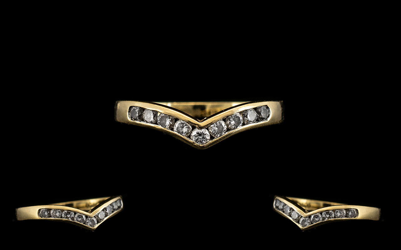 18ct Gold Attractive Diamond Set Wishbone Ring. Fully Hallmarked for 18ct - 750.