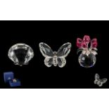 Swarovski - A Small Collection of Crystal Pieces - All Boxed et ( 3 ) In Total.