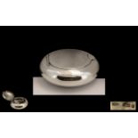 George V Excellent Quality Solid Silver Circular Hinged Lidded Snuff Box of Plain Form.