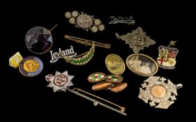 Mixed Lot of Antique Jewellery & Badges.