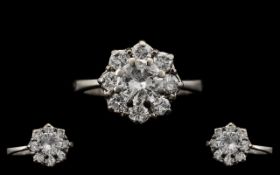 Stunning 18ct White Gold Attractive Diamond Set Cluster Ring,