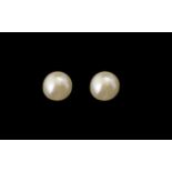 A Pair of 14ct Gold Pearl Stud Earrings. In excellent condition, in gift box.