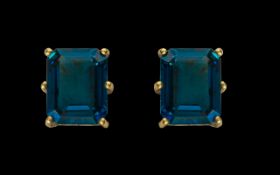 Ladies 9ct Gold London Blue Topaz Stud Earrings.