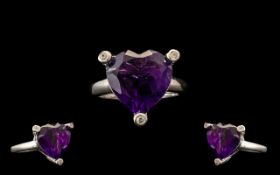 Amethyst Heart Shape and Feature Setting Ring, a 9ct heart cut,