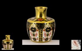 Royal Crown Derby Old Imari Pattern 22ct Gold Banded Small Vase, pattern no.