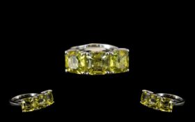 Green Gold Quartz Three Stone Ring, natu