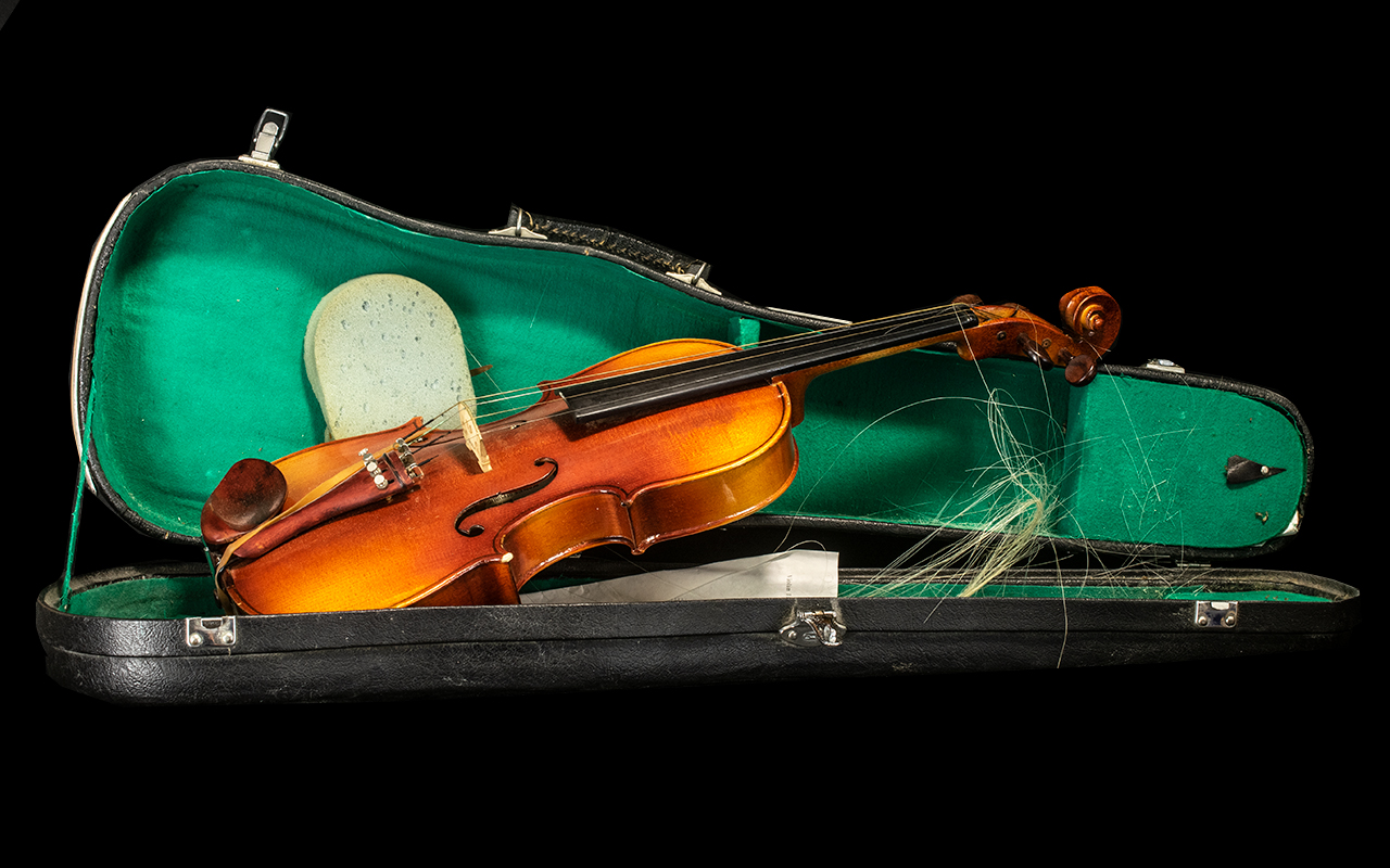 Stentor Violin in hard shell Carrying Ca - Image 2 of 2