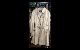Burberry Ladies Trench Coat Size 12, tra