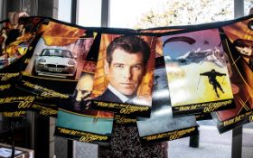 James Bond Interest - 007 Original Cinema Promotion Bunting from 'The World is Not Enough'. Starring