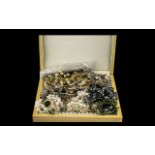 Collection of Quality Vintage Costume Jewellery comprising: a quantity of brooches set with various