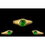 18/20ct Gold Nice Quality single Stone Emerald Set Ring.
