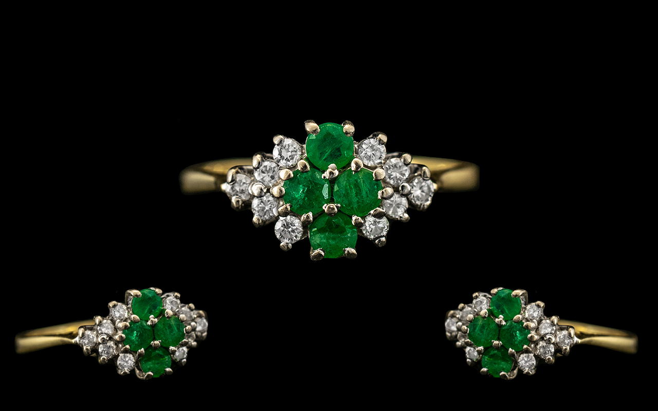 18ct Gold - Attractive Ladies Emerald an