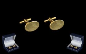 Gents 9ct Gold Pair of Cufflinks of Oval Form and a Solid Construction, In Great Condition.