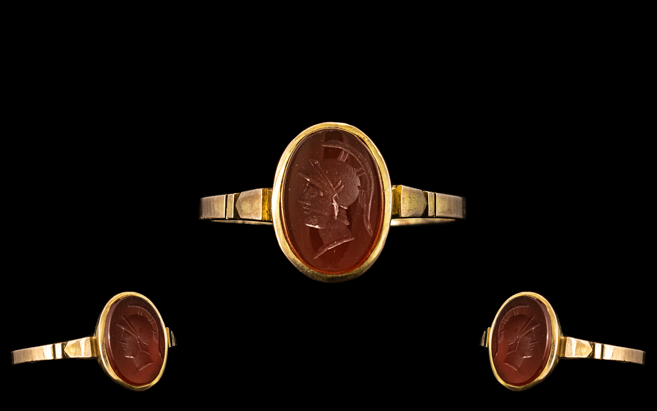 Antique Period - Nice Quality Gentleman's 9ct Gold Single Stone Carnelian Set Intaglio Roman