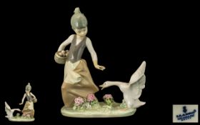 A Lladro Figure Aggressive Goose (Oca Agresiva) no 1.